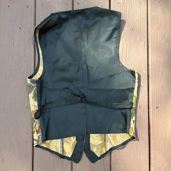Vintage Tapestry Style Vest - Picture 4 of 6